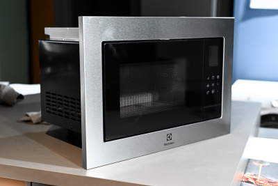 Микроволновая печь Electrolux EMS4253TEX
