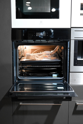 Электрический духовой шкаф Electrolux LOE8F38Z