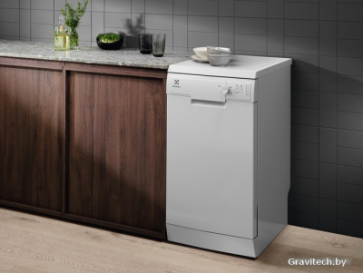 Отдельностоящая посудомоечная машина Electrolux SMA91210SW