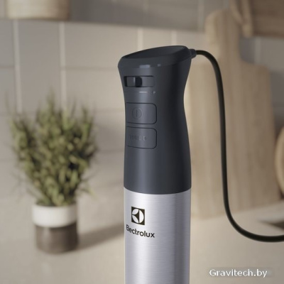 Погружной блендер Electrolux E5HB1-8SS