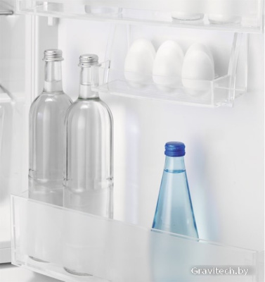 Холодильник Electrolux RNT3FF18S