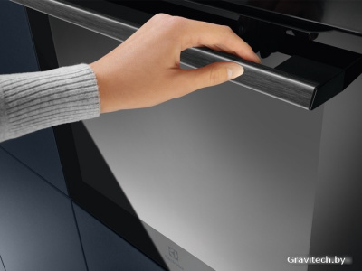 Электрический духовой шкаф Electrolux AssistedCooking SENSE 800 KOEBP39WZ