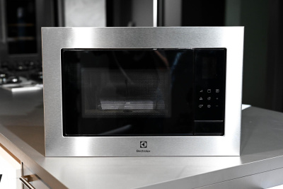 Микроволновая печь Electrolux EMS4253TEX
